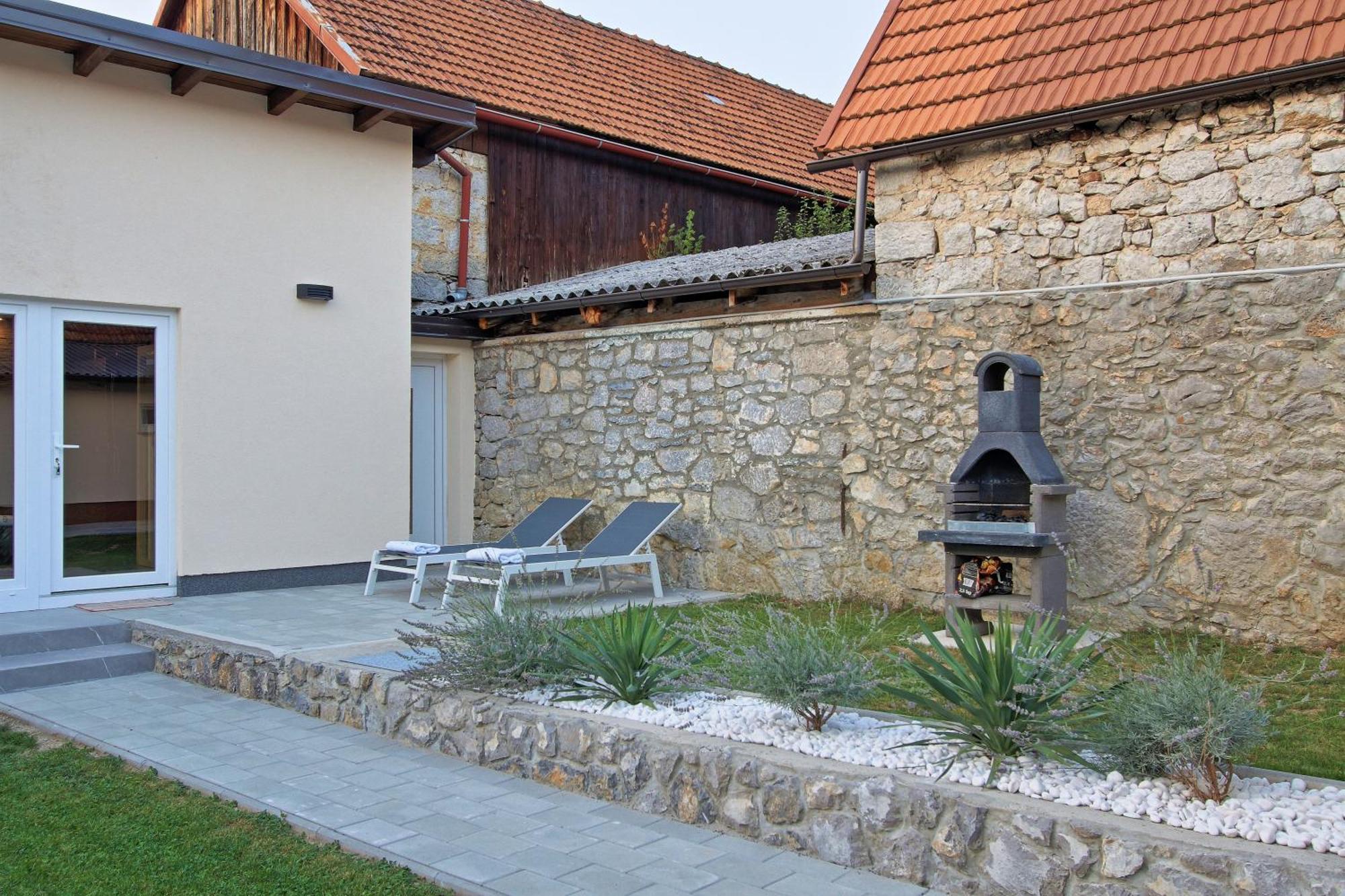 Guesthouse L&K Brinje 외부 사진